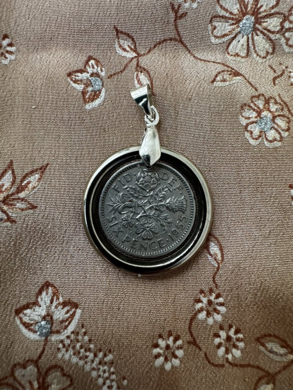 1955 British Sixpence Royal Floral Vintage Coin Resin Pendant - Picture 3 of 16